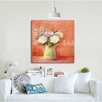 Eski Çaydanlıkta Açan Ortancalar Kanvas Tablo