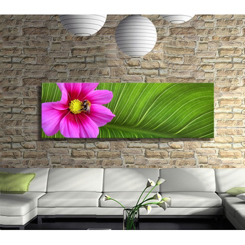 Pembe Çiçeğin Nektarı Panoramik Kanvas Tablo