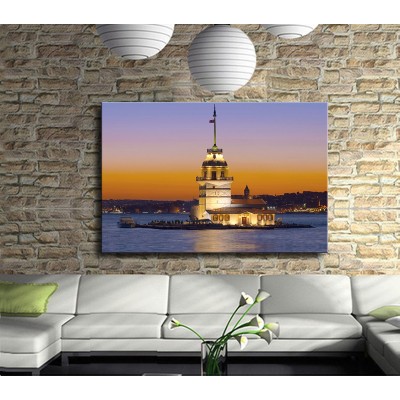 Kız Kulesinde Işıklar Yanınca Kanvas Tablo