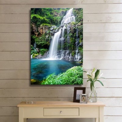 Büyük Şelalenin Döküldüğü Yer Dikey Kanvas Tablo