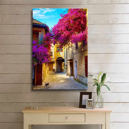 Çiçekli Sokağın Akşamı Dikey Kanvas Tablo