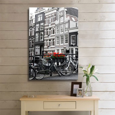Siyah Beyaz Amsterdam Dikey Kanvas Tablo